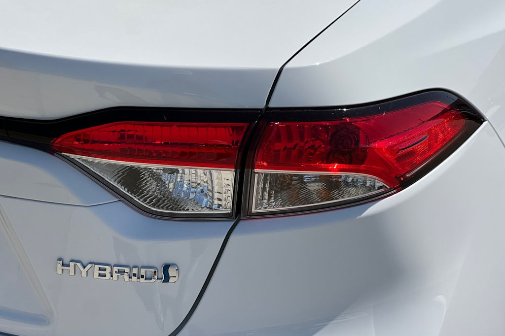 2022 Toyota Corolla LE 26