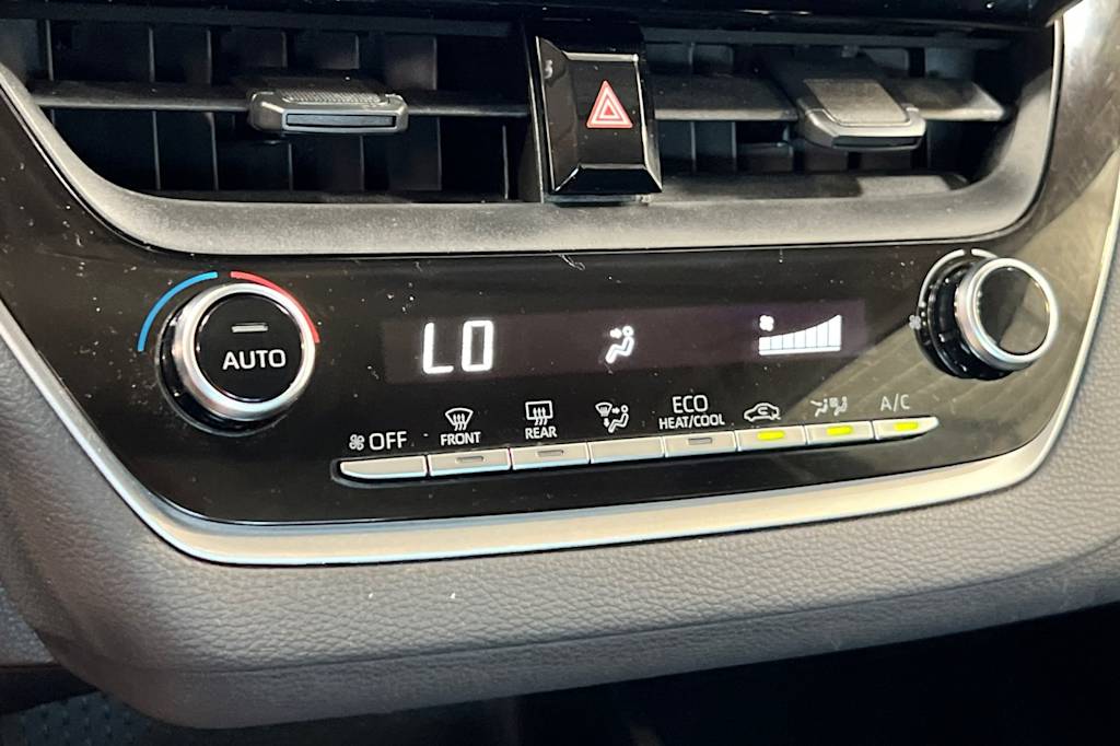 2022 Toyota Corolla LE 22