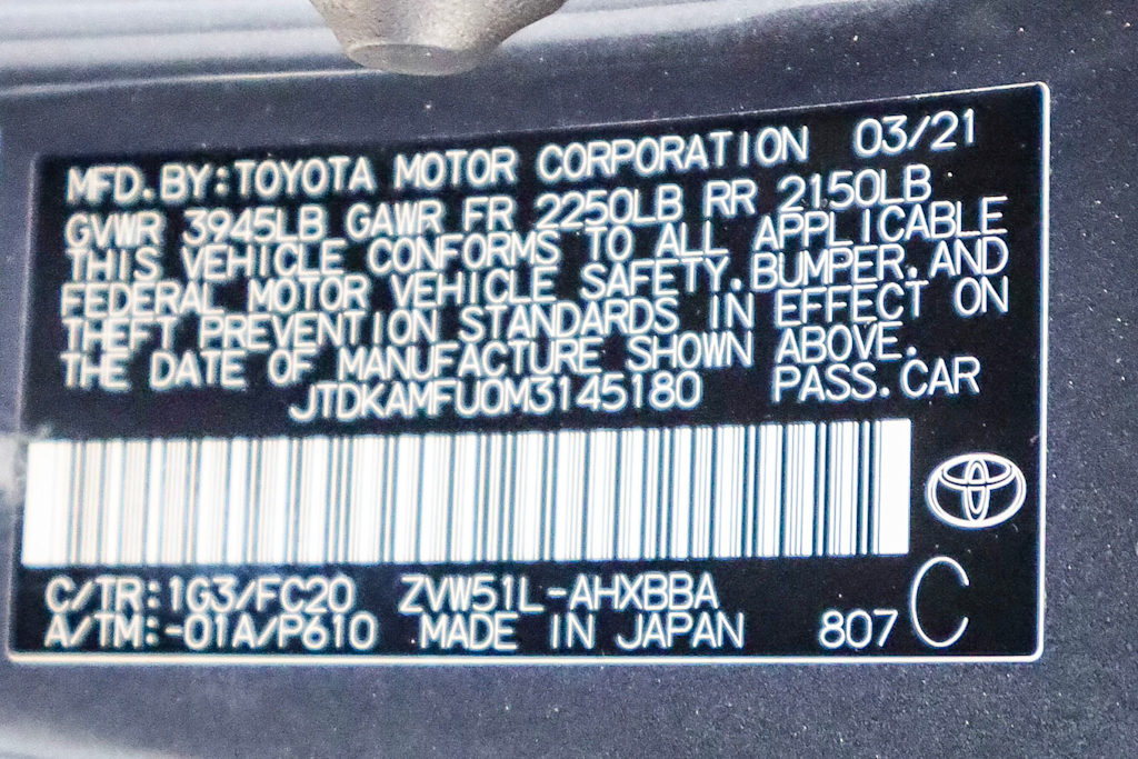 2021 Toyota Prius L Eco 17