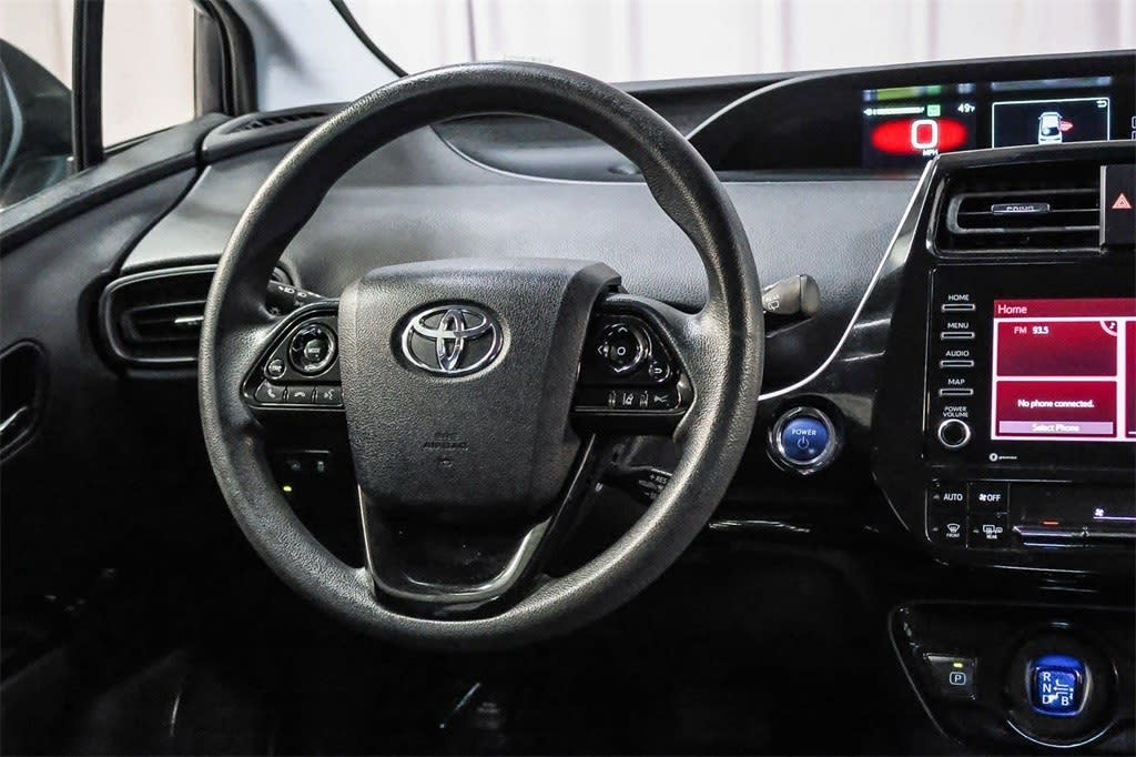2022 Toyota Prius L Eco 9