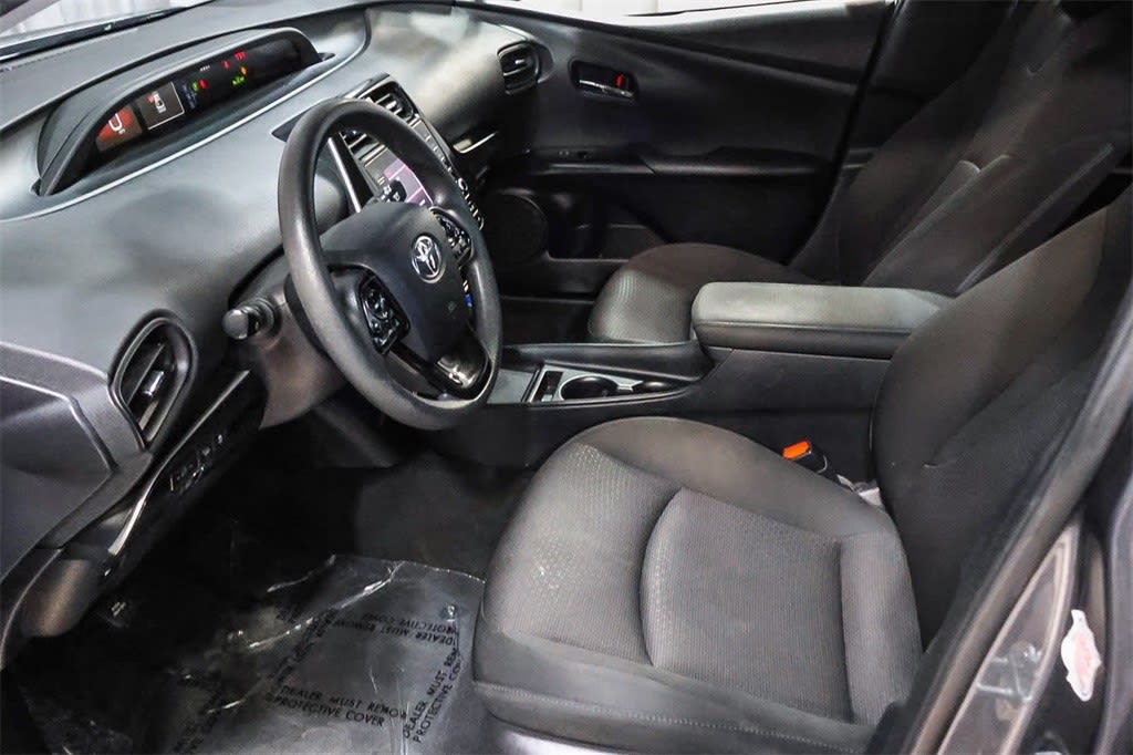 2022 Toyota Prius L Eco 11