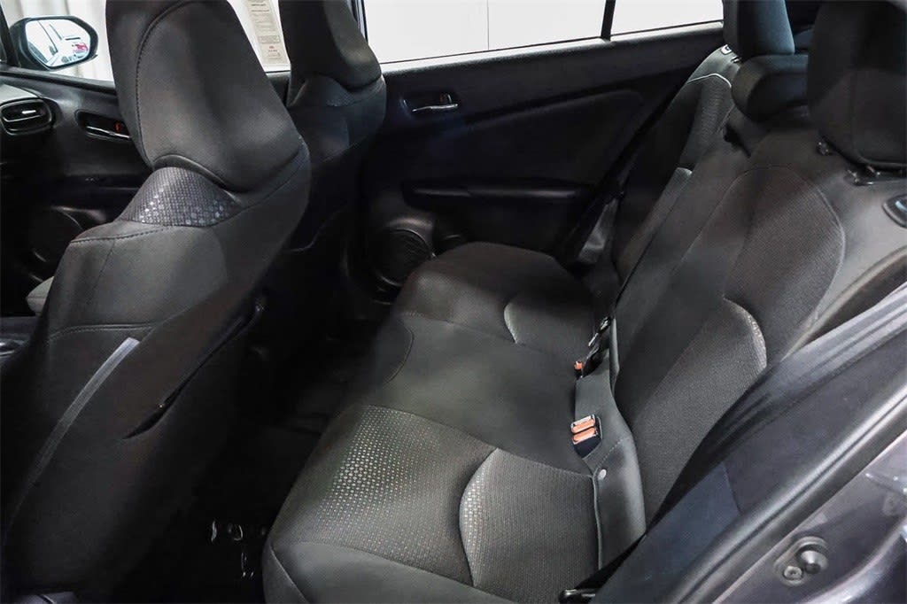 2022 Toyota Prius L Eco 12