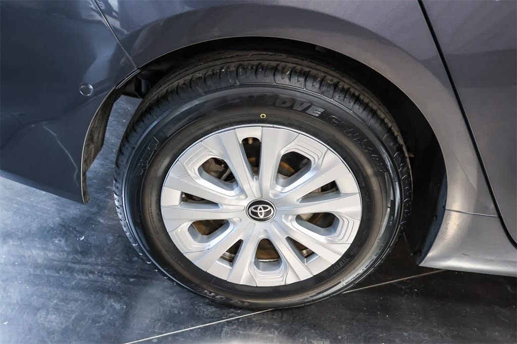 2022 Toyota Prius L Eco 20