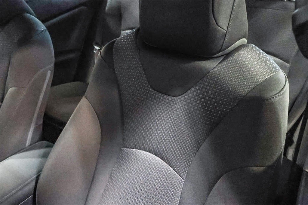 2022 Toyota Prius L Eco 25