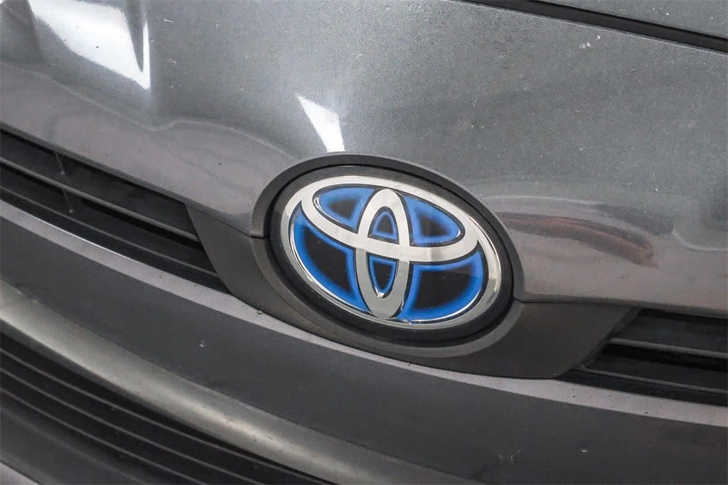 2022 Toyota Prius L Eco 6