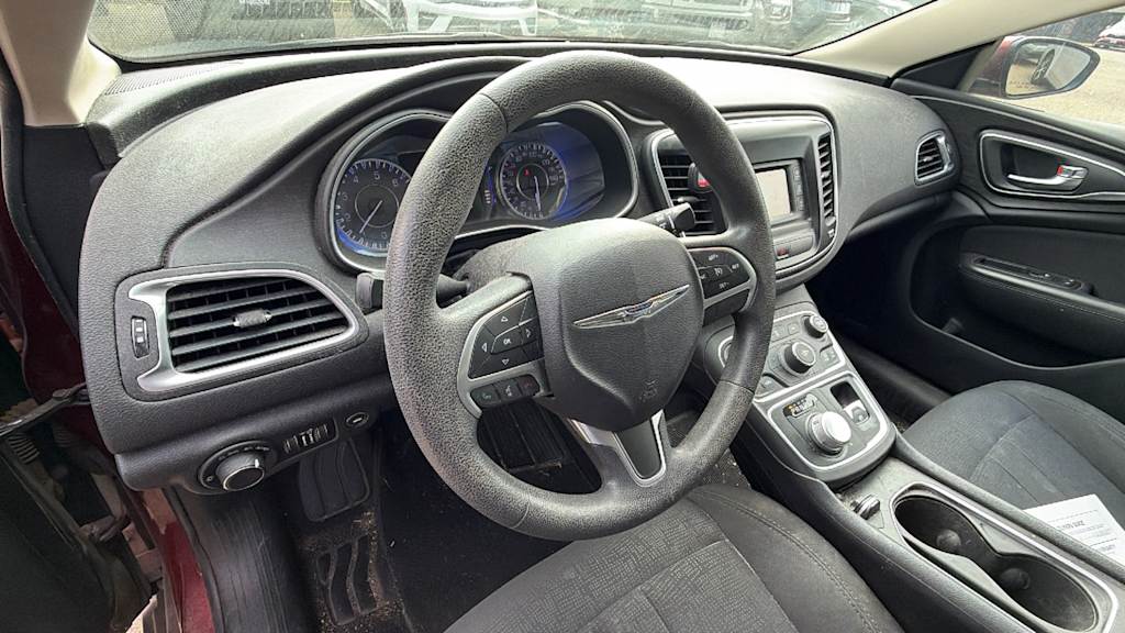 Thumbnail: 2016 Chrysler 200 - 2