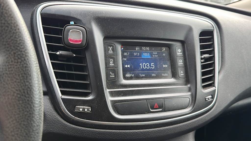 Thumbnail: 2016 Chrysler 200 - 10