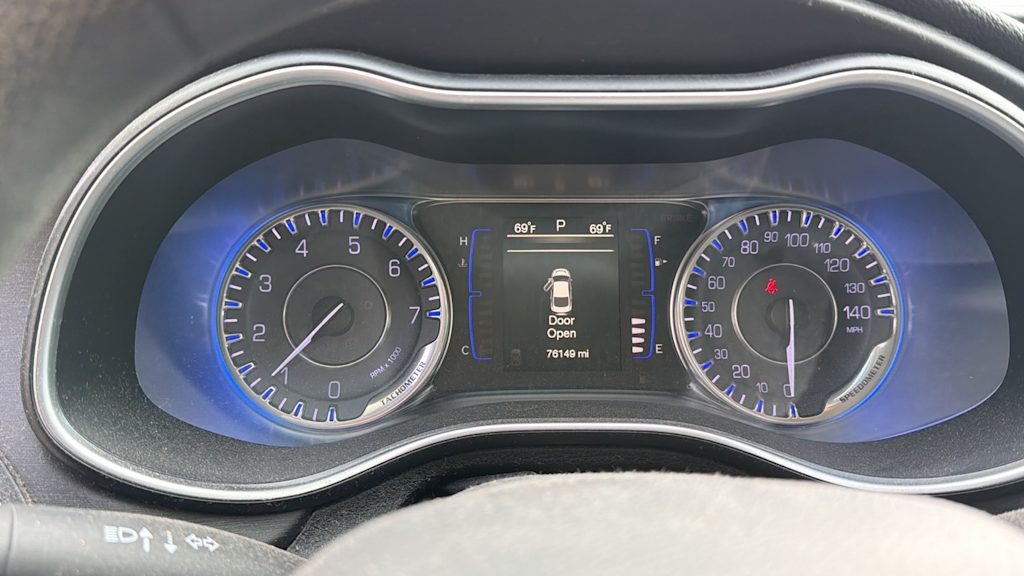 Thumbnail: 2016 Chrysler 200 - 12