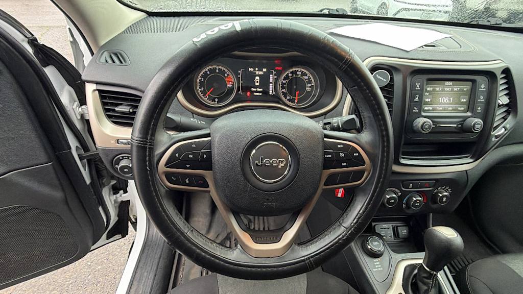 Thumbnail: 2018 Jeep Cherokee - 9