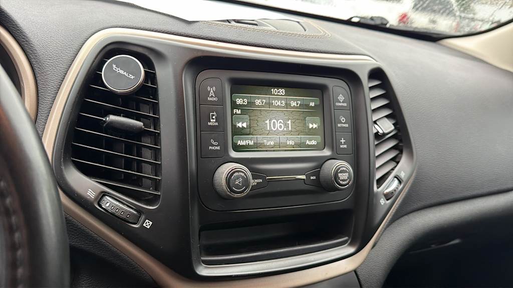 Thumbnail: 2018 Jeep Cherokee - 13