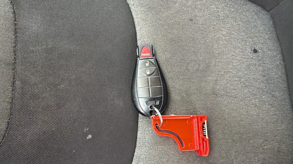 Thumbnail: 2018 Jeep Cherokee - 16