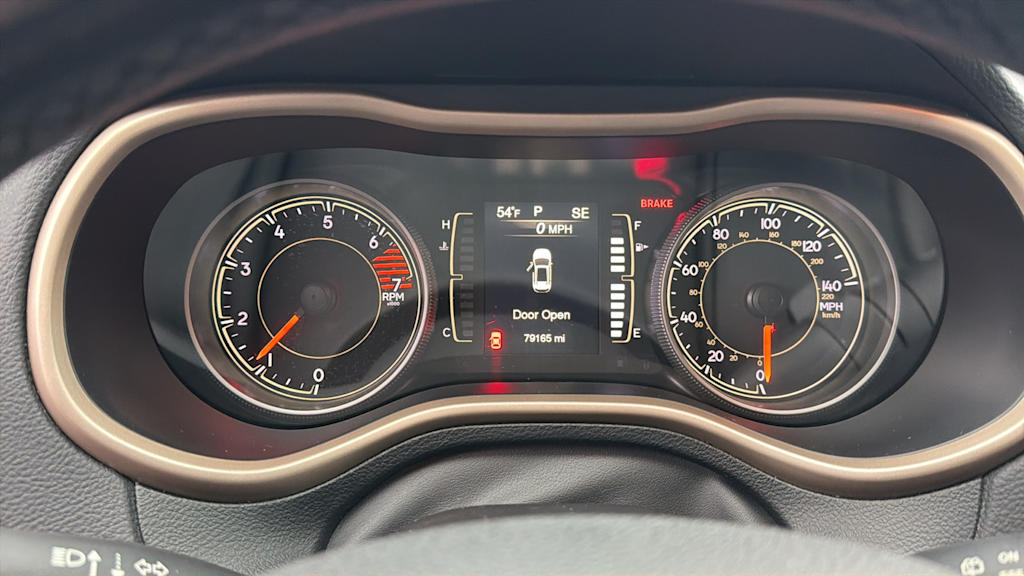 Thumbnail: 2018 Jeep Cherokee - 15