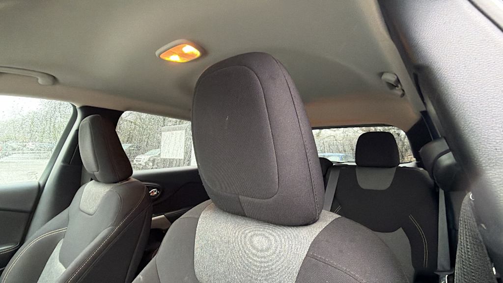 Thumbnail: 2018 Jeep Cherokee - 10