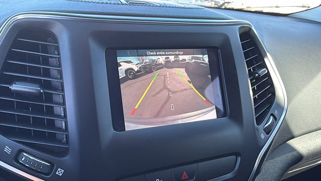 Thumbnail: 2020 Jeep Cherokee - 23