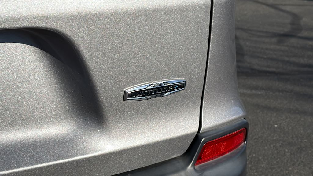 Thumbnail: 2020 Jeep Cherokee - 7