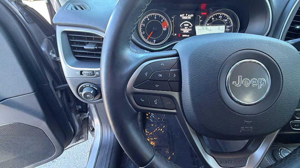 Thumbnail: 2020 Jeep Cherokee - 25