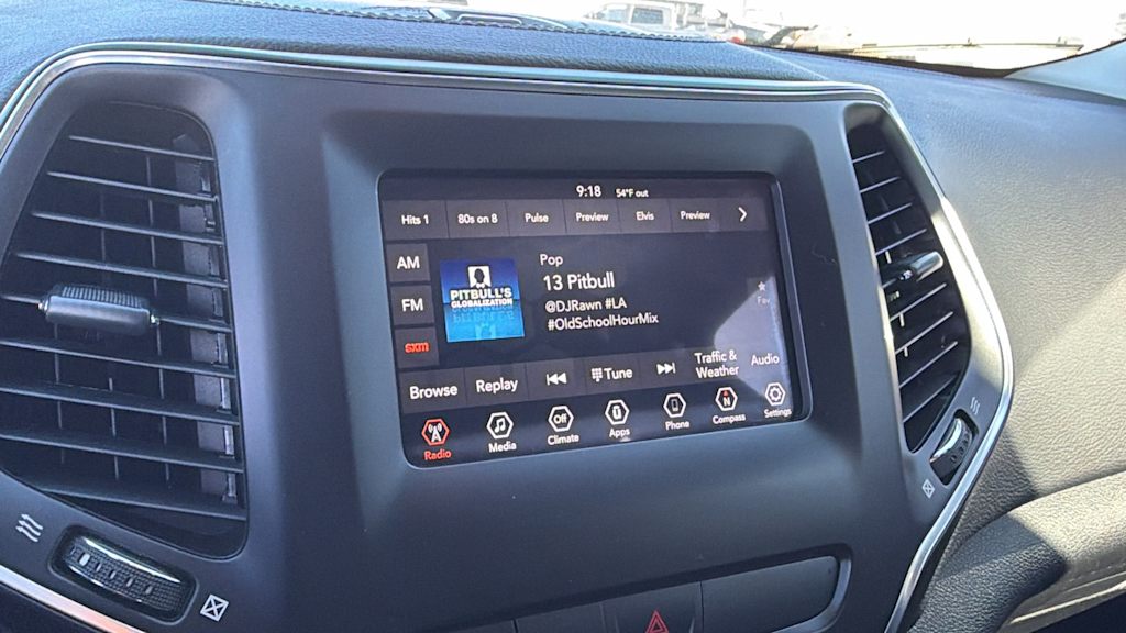 Thumbnail: 2020 Jeep Cherokee - 13