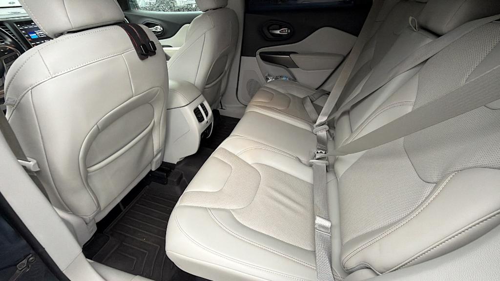 Thumbnail: 2021 Jeep Cherokee - 11