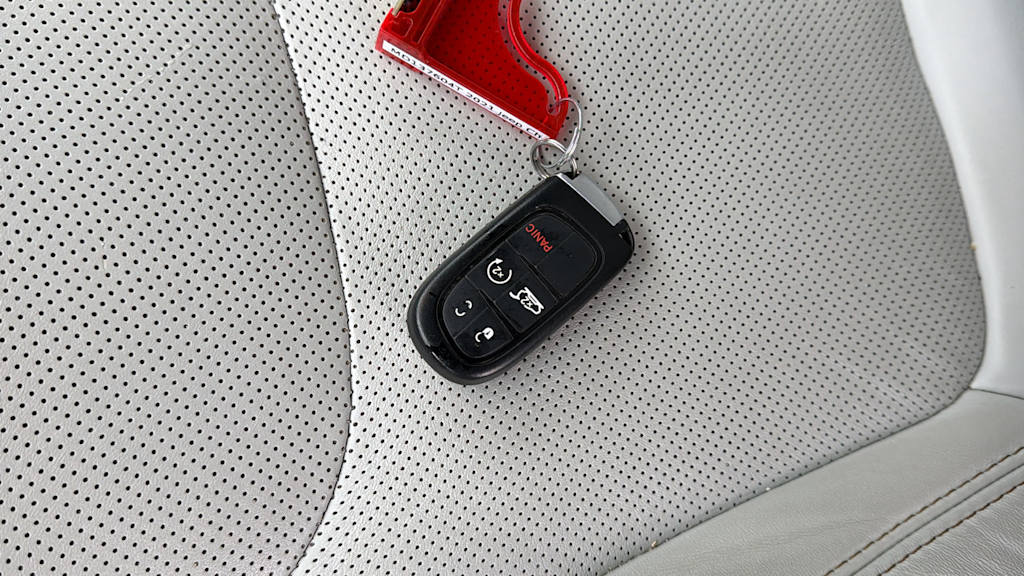 Thumbnail: 2021 Jeep Cherokee - 16