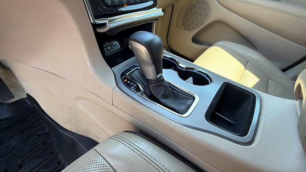 Thumbnail: 2020 Jeep Grand Cherokee - 13