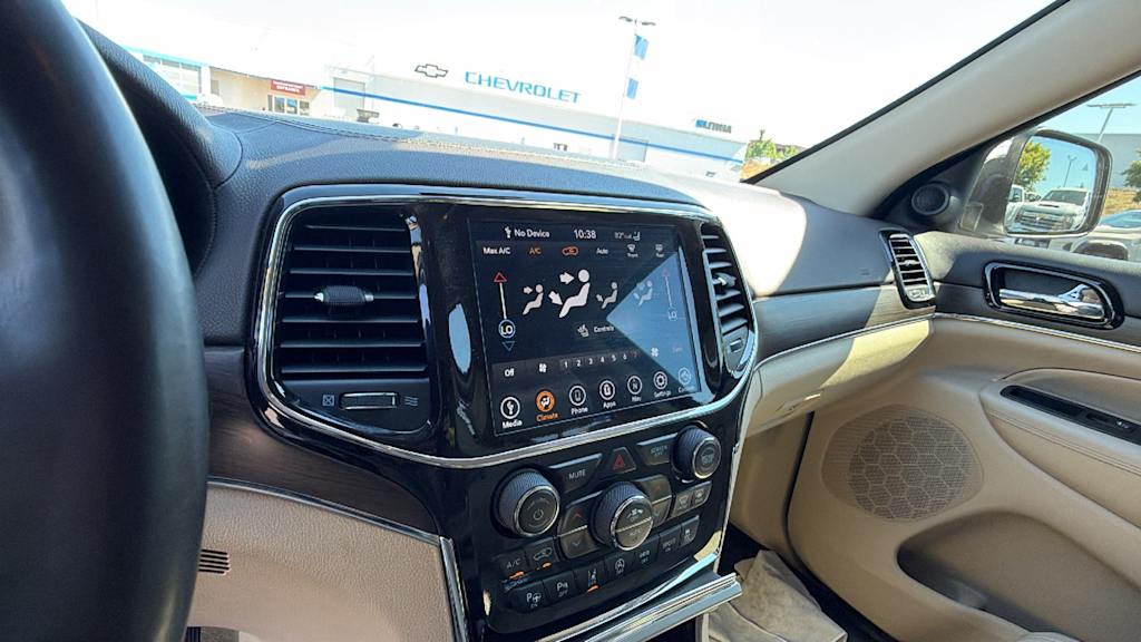 Thumbnail: 2020 Jeep Grand Cherokee - 20
