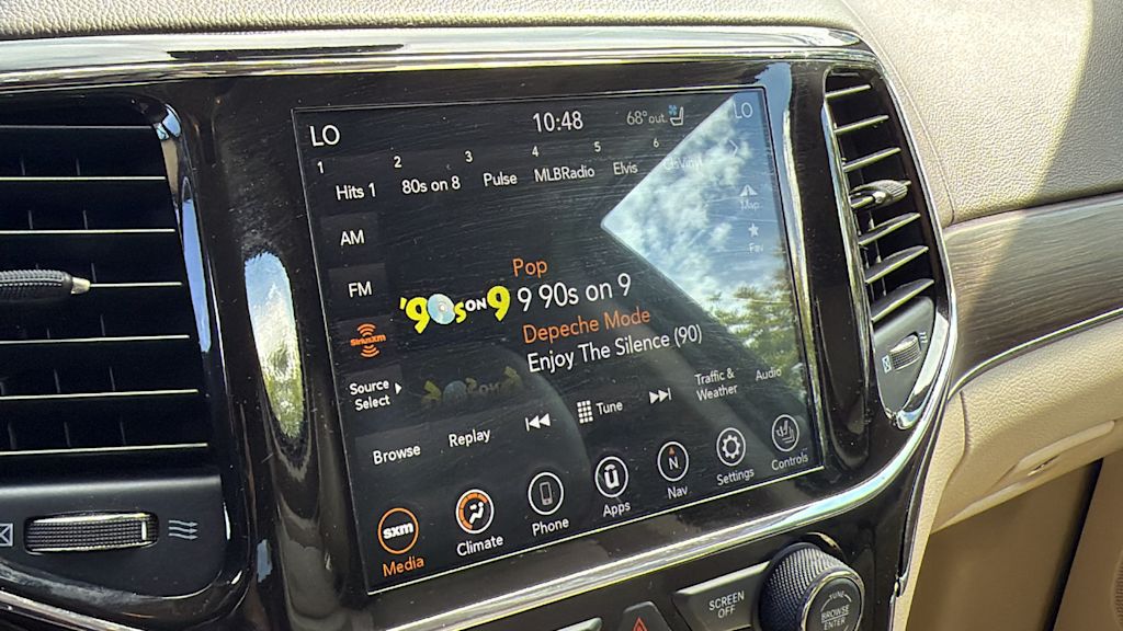 Thumbnail: 2020 Jeep Grand Cherokee - 14