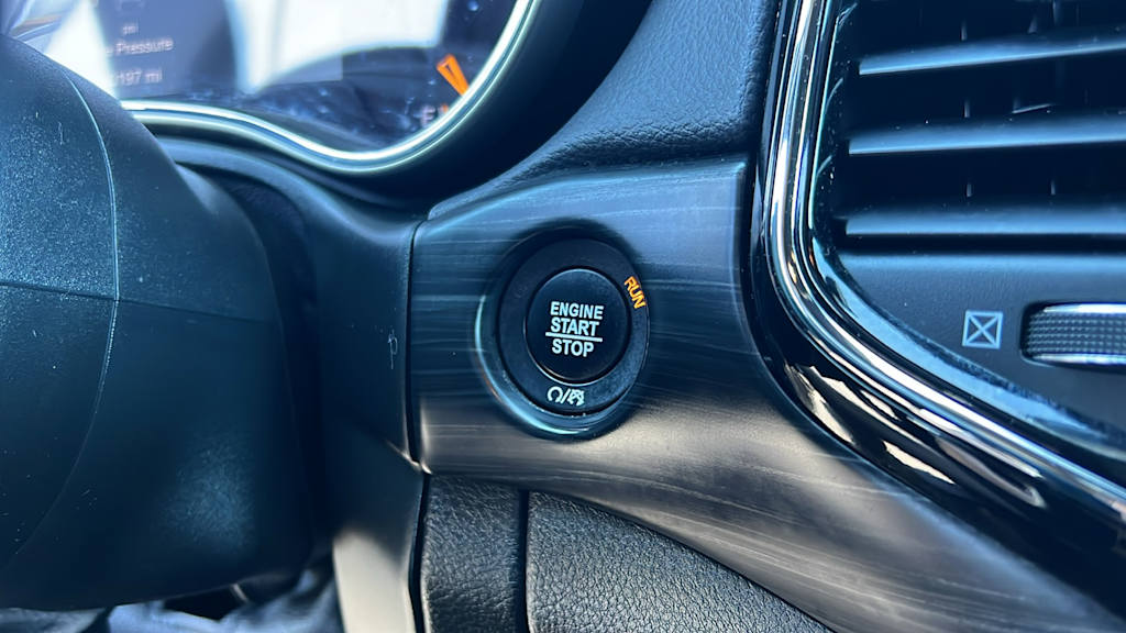 2020 Jeep Grand Cherokee Laredo 25