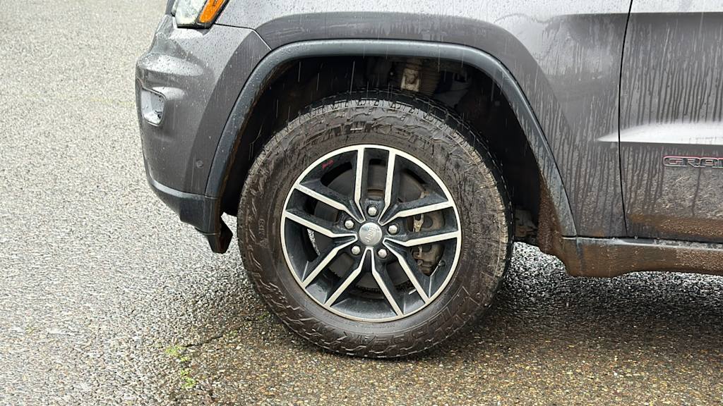 Thumbnail: 2017 Jeep Grand Cherokee - 8