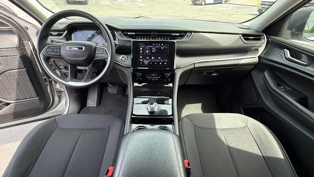 Thumbnail: 2023 Jeep Grand Cherokee - 12