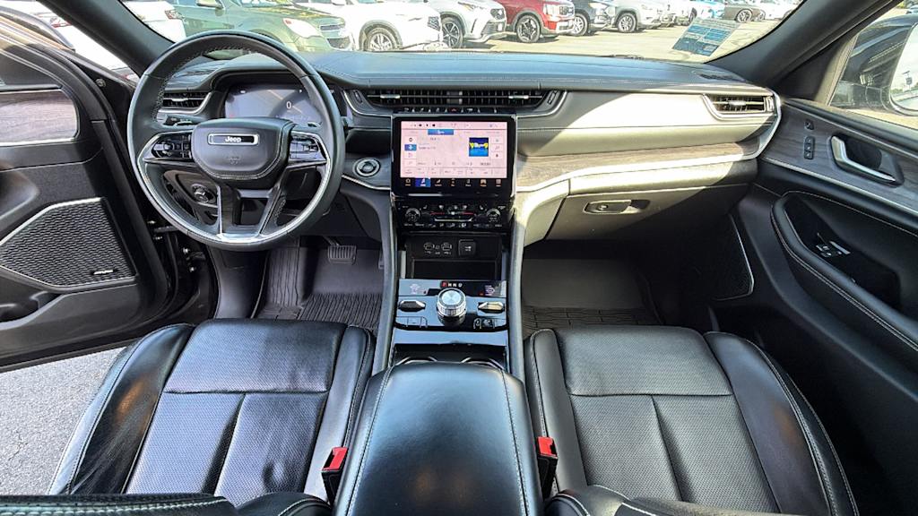 Thumbnail: 2023 Jeep Grand Cherokee - 12