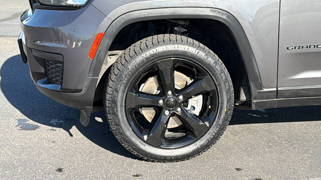 Thumbnail: 2022 Jeep Grand Cherokee L - 8