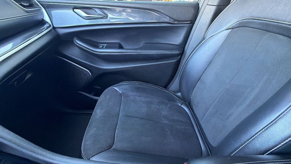 Thumbnail: 2022 Jeep Grand Cherokee L - 11