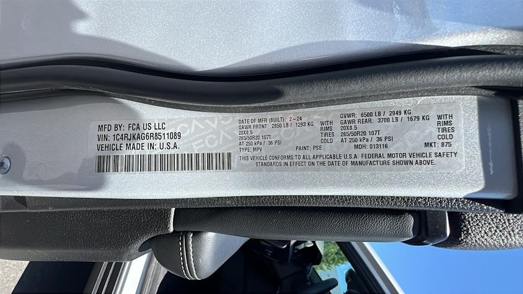 Thumbnail: 2024 Jeep Grand Cherokee L - 17