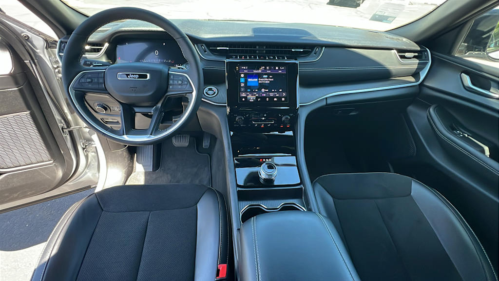 Thumbnail: 2024 Jeep Grand Cherokee L - 11