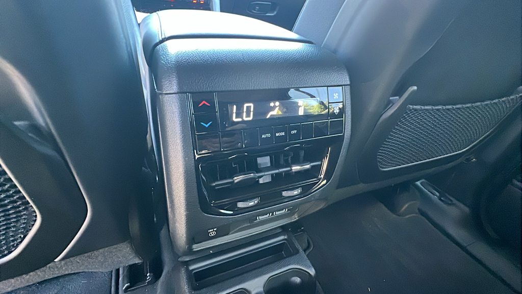 Thumbnail: 2024 Jeep Grand Cherokee L - 29