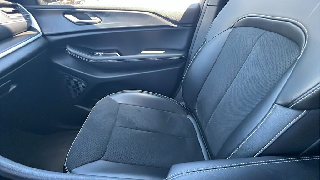 Thumbnail: 2024 Jeep Grand Cherokee L - 10