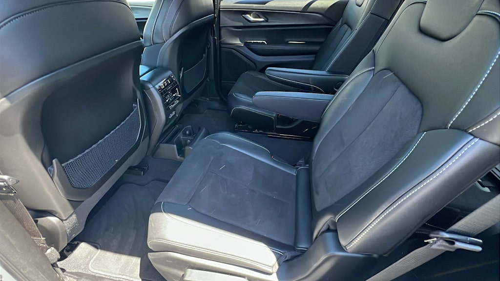 Thumbnail: 2024 Jeep Grand Cherokee L - 28