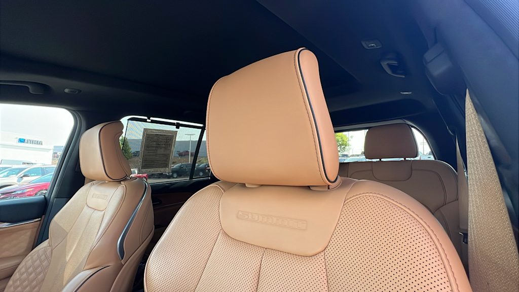 Thumbnail: 2023 Jeep Grand Cherokee - 10