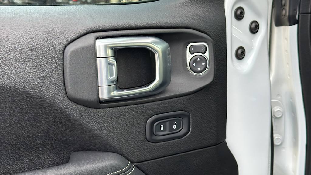 Thumbnail: 2022 Jeep Gladiator - 26