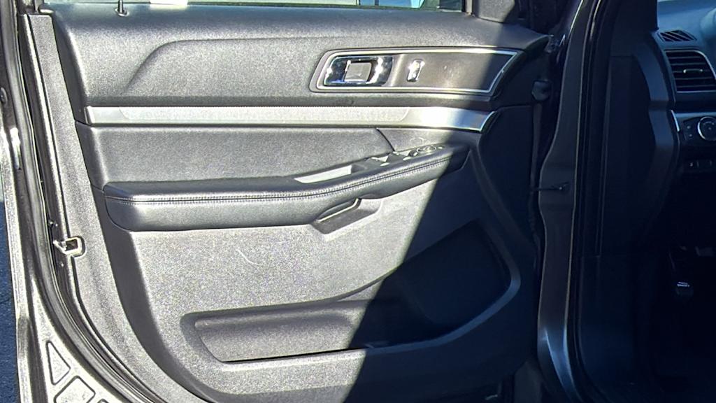 Thumbnail: 2019 Ford Explorer - 28