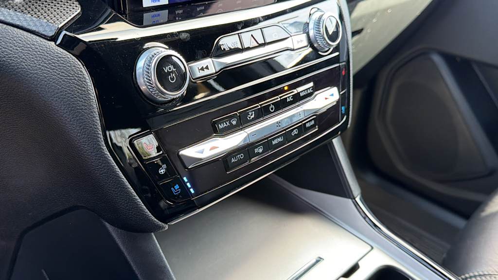 Thumbnail: 2022 Ford Explorer - 23