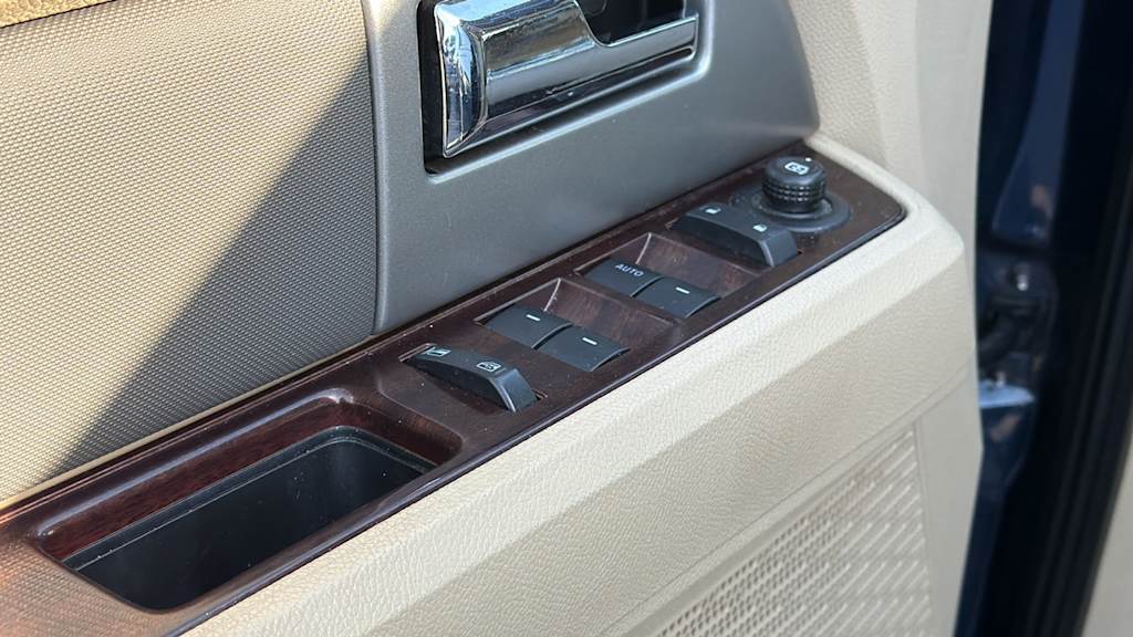 Thumbnail: 2013 Ford Expedition - 27
