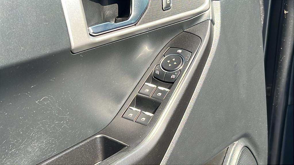2020 Ford Explorer Base 27