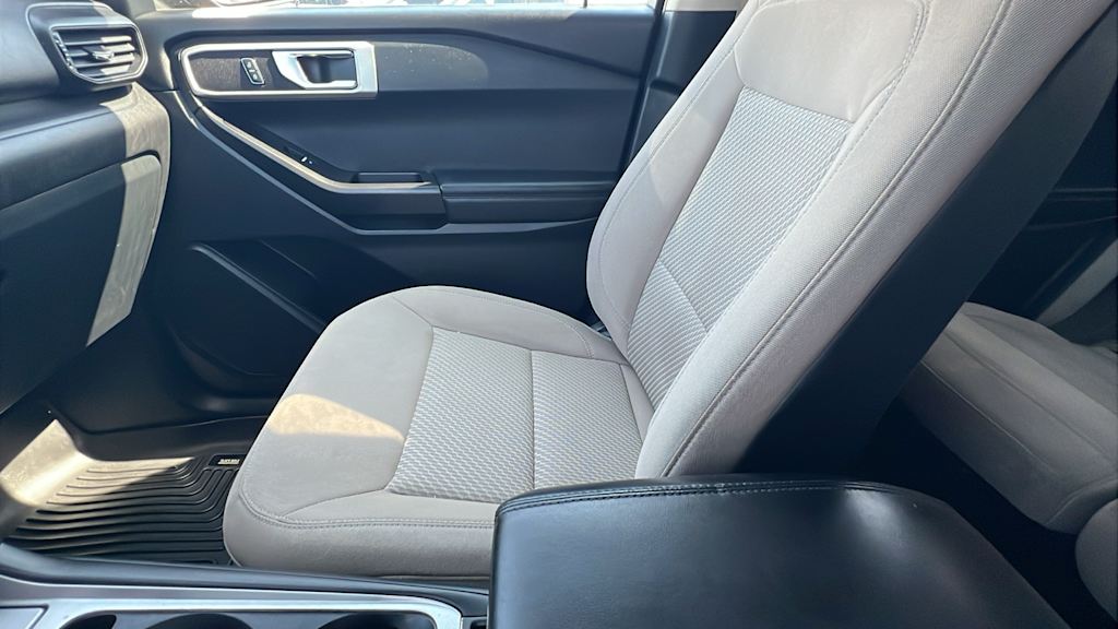 2020 Ford Explorer Base 10