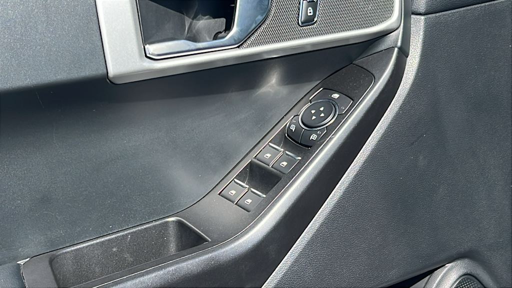 Thumbnail: 2022 Ford Explorer - 28