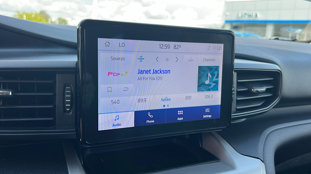 Thumbnail: 2022 Ford Explorer - 14