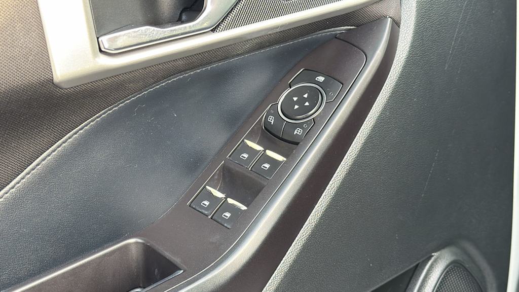 Thumbnail: 2020 Ford Explorer - 27