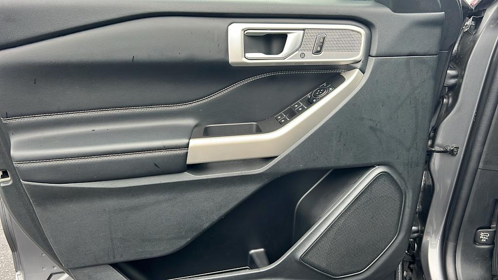 2023 Ford Explorer Limited 29