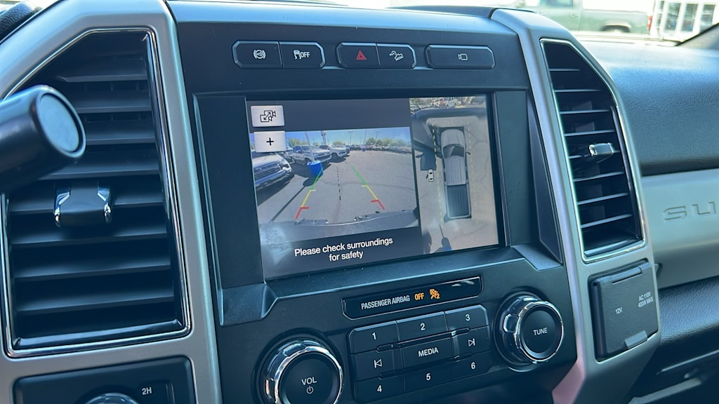 2019 Ford F-350 Lariat 24