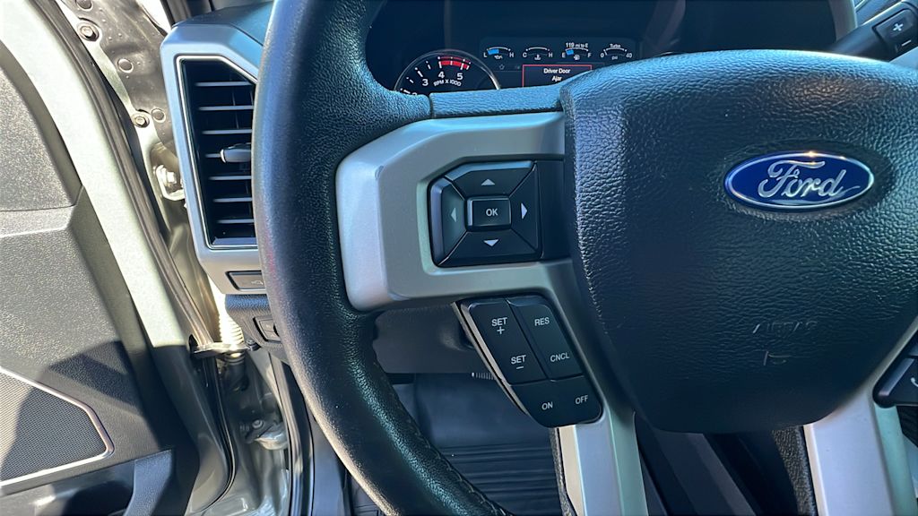 2019 Ford F-350 Lariat 25